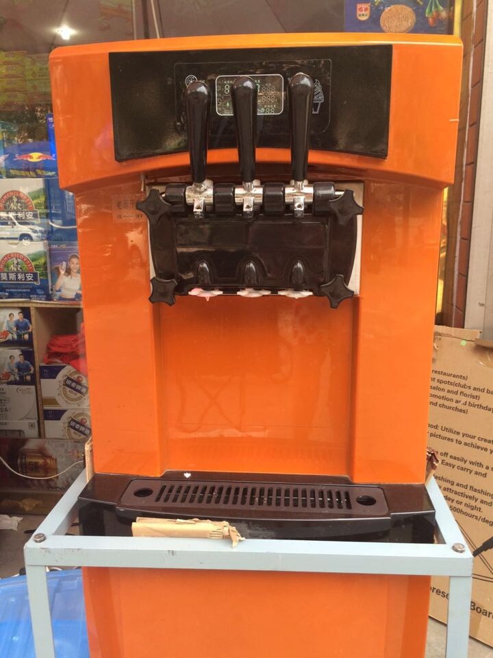 出售軟冰激凌機(jī)器